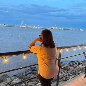 Meet your Posher, Adelaida